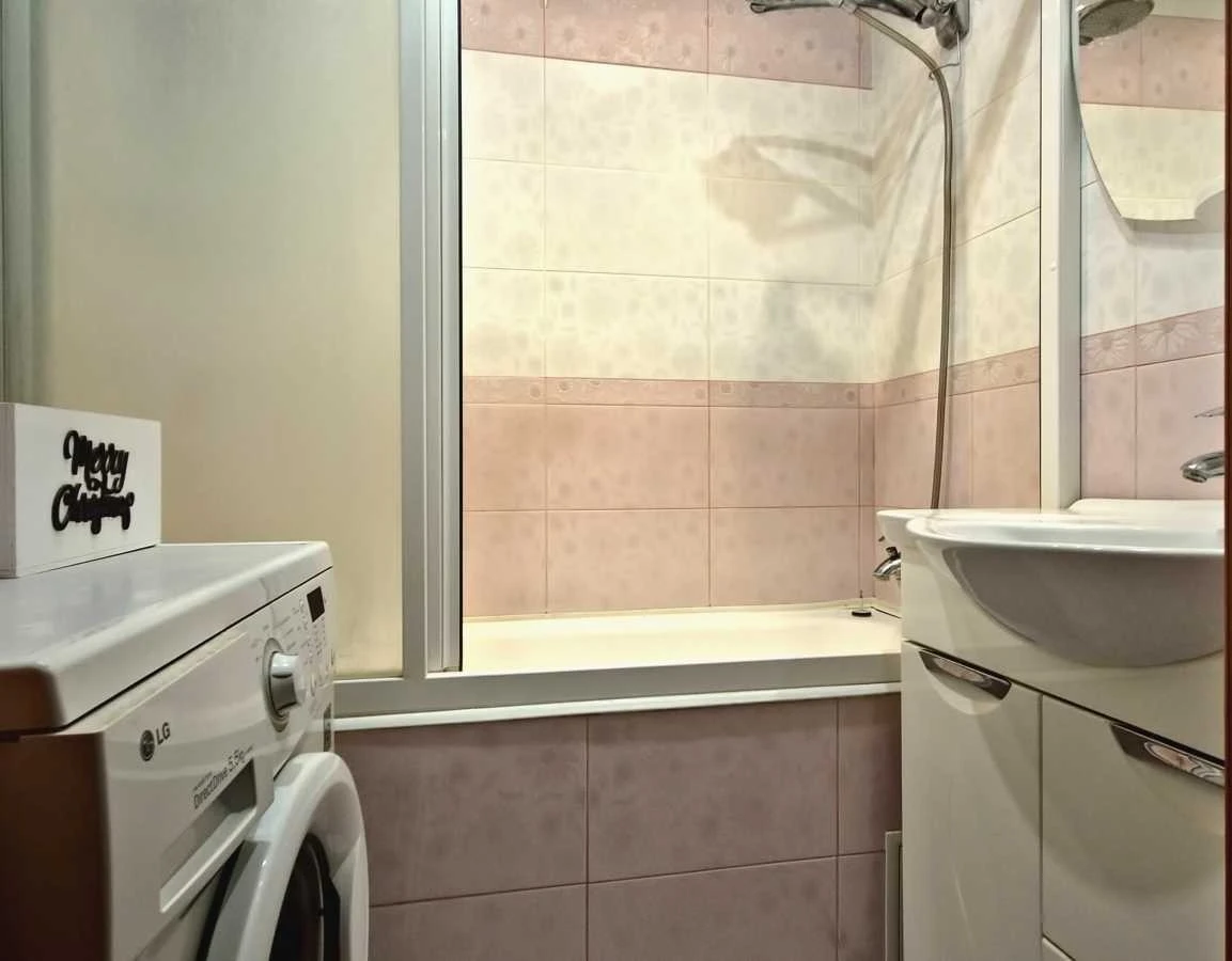 2-room apartment 52.4 m² for sale, Raduzhnaya St., 71