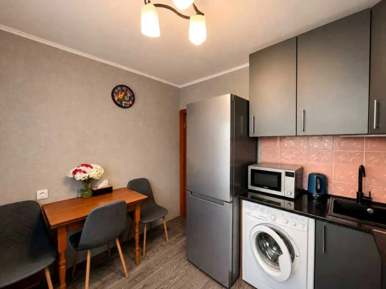 Apartment. Kyiv, Peremyshlska St. (Chervonopolska)