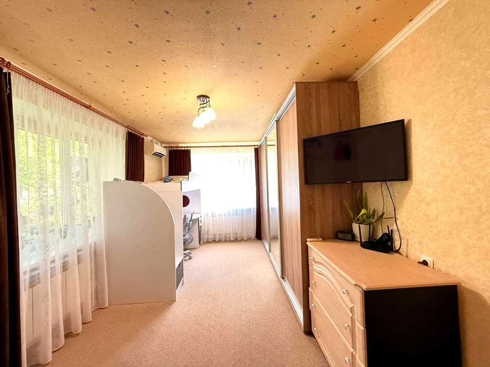 Apartment. Kyiv, Peremyshlska St. (Chervonopolska)