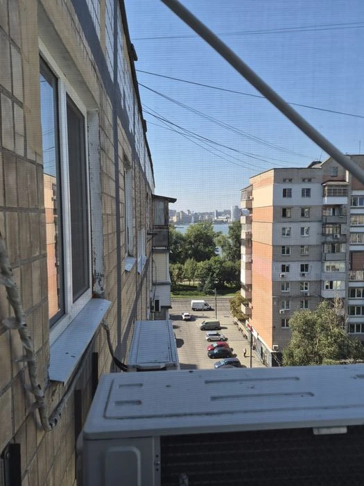 I will sell a 2-room apartment on the railway station Solnechnyy mebel i tekhnika