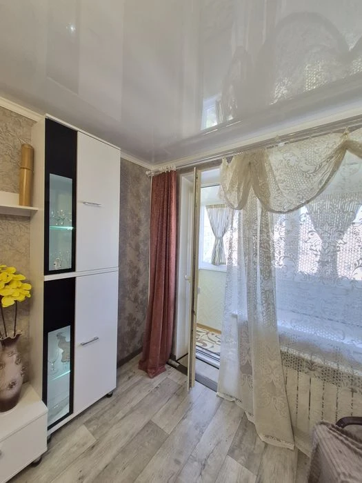 I will sell a 2-room apartment on the railway station Solnechnyy mebel i tekhnika