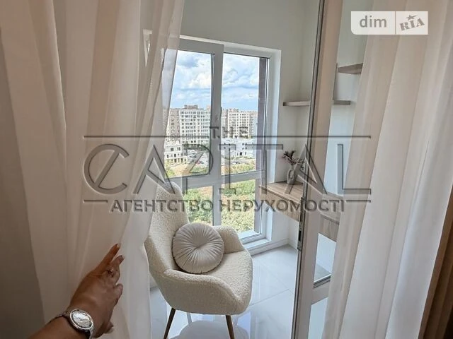 Продаж 2к квартири 61 кв. м на вул. Михайла Максимовича 24 •