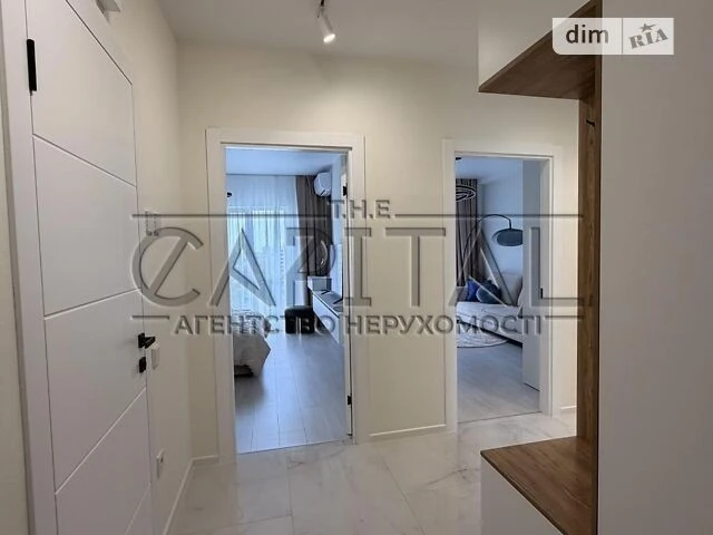 Продаж 2к квартири 61 кв. м на вул. Михайла Максимовича 24 •