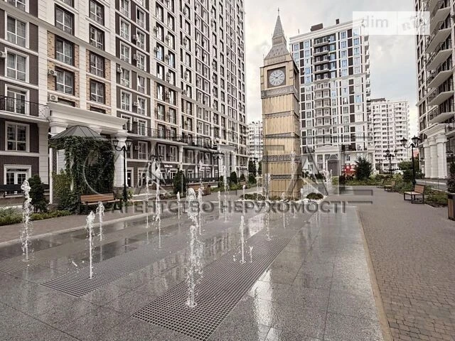 Продаж 2к квартири 61 кв. м на вул. Михайла Максимовича 24 •