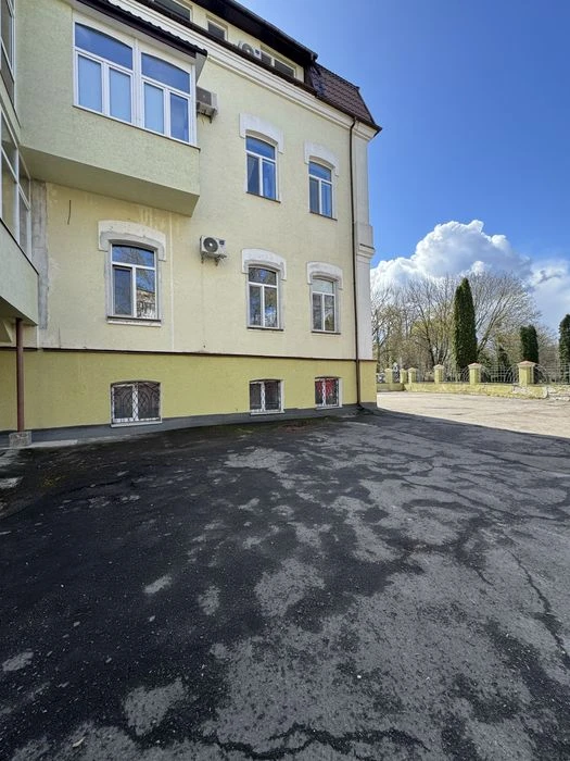 3 кімнатна Квартира в центр міста Лебедінка