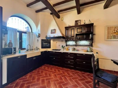 Renovated house, Fountain, sea
