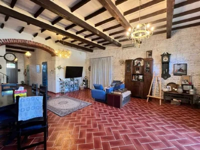 Renovated house, Fountain, sea