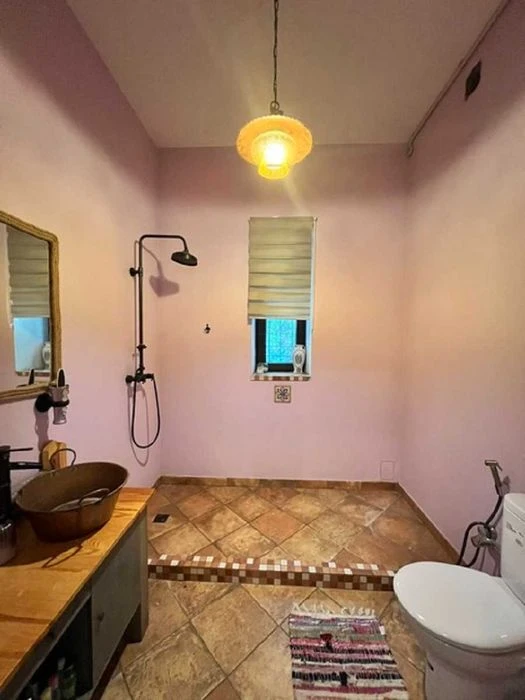Renovated house, Fountain, sea