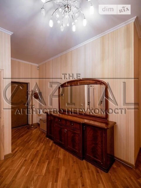 Продаж 2к квартири 85 кв. м на вул. Коновальця Євгена • ID 3