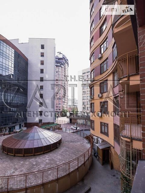 Продаж 2к квартири 85 кв. м на вул. Коновальця Євгена • ID 3