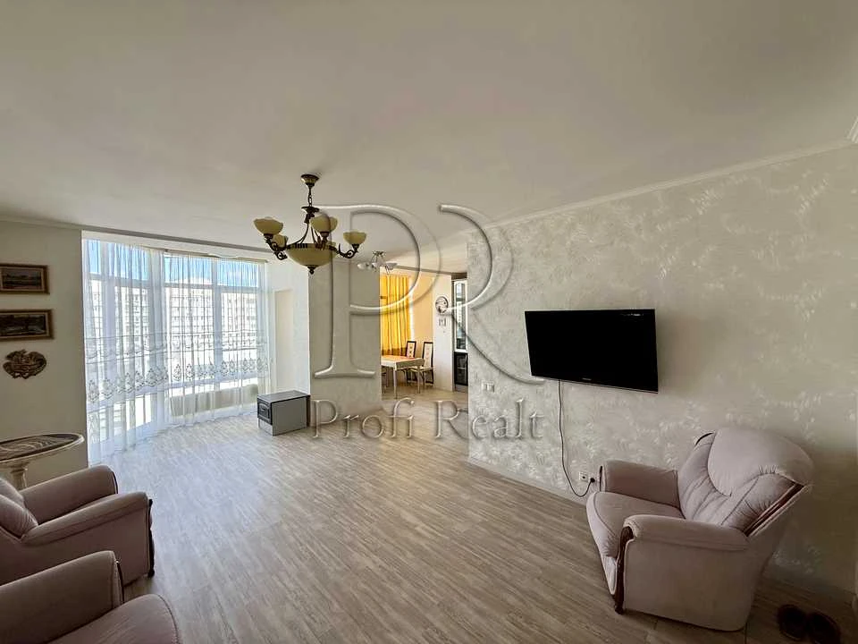 Apartment. Kyiv, Yuliya Zdanovskaya St. (Lomonosova)