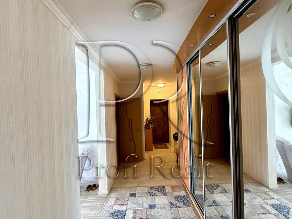 Apartment. Kyiv, Yuliya Zdanovskaya St. (Lomonosova)