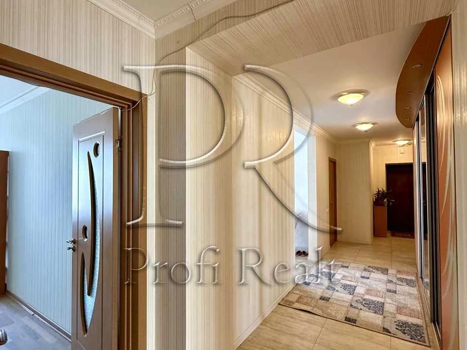 Apartment. Kyiv, Yuliya Zdanovskaya St. (Lomonosova)