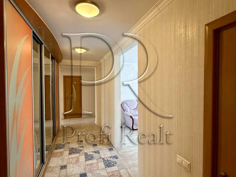 Apartment. Kyiv, Yuliya Zdanovskaya St. (Lomonosova)