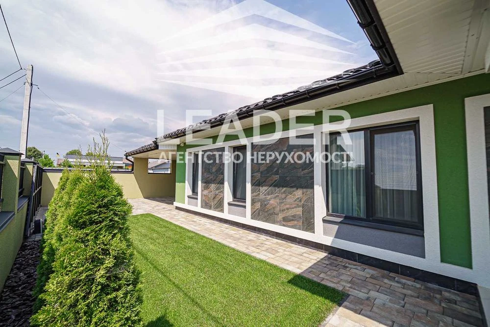 For sale: Luxurious Elite house with swimming pool and sauna! Analog
