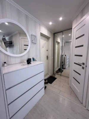 One-room apartment with renovation! No commission! State programs