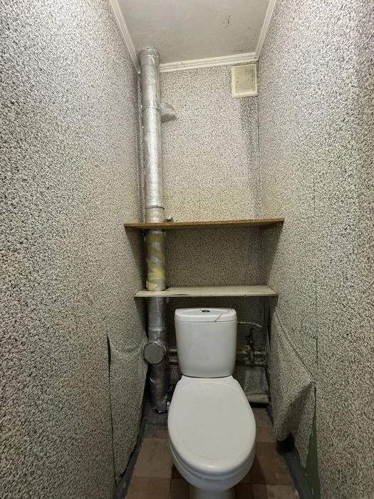 For sale 1 room apartment, near Poznyaki metro station, Mishugy St., 1