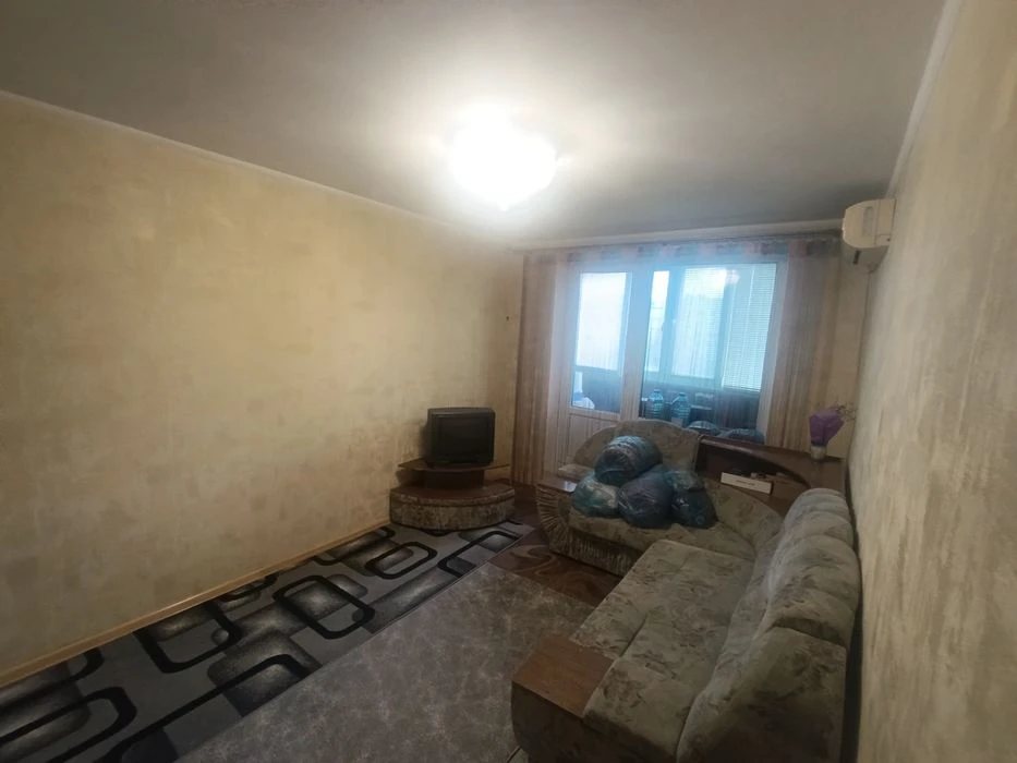 I will sell 1 apartment Saltovka metro Studencheskaya, 2 min walk