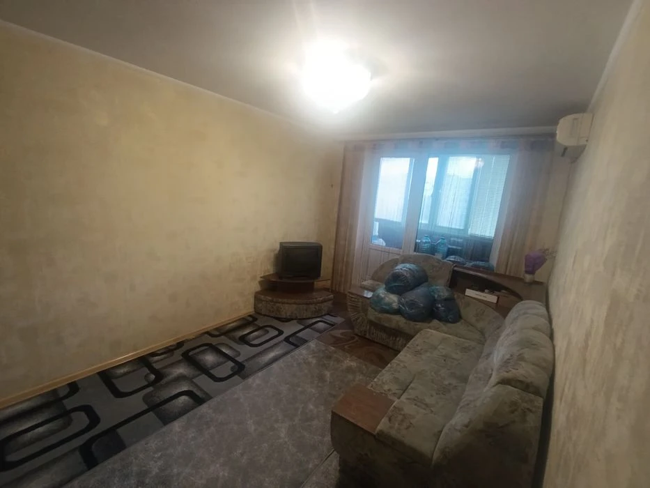 I will sell 1 apartment Saltovka metro Studencheskaya, 2 min walk