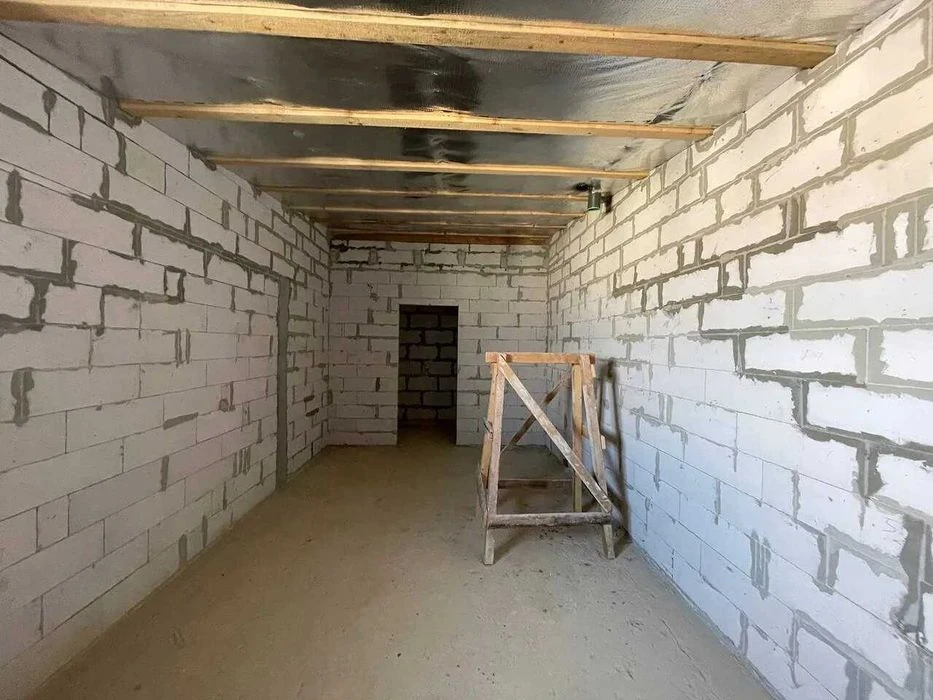 Двокімнатна в зданому та обжитому будинку