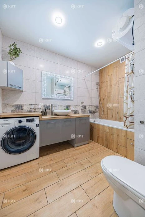 3 rooms. 79 sq. m., residential complex Miru 1 (Mira 1 residential complex), Maselskoho metro station (Maselskoho