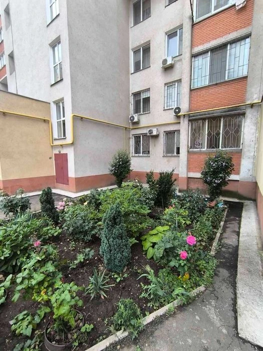 Продам 1-комнатную квартиру в новом кирпичном доме на пос. К