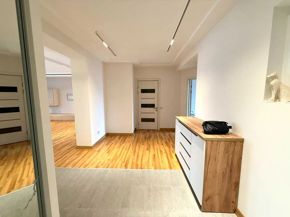 ‼️Центр‼️ 3 кімнатна квартира-студія, 87 м², топова локація