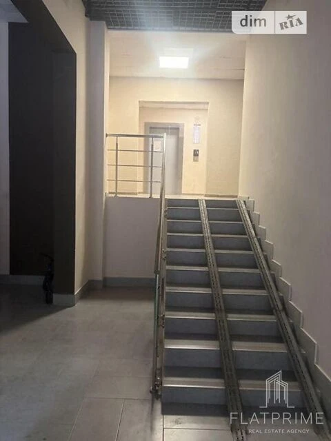 Sale of 2-room apartment 60.7 sq. m on Akademika Zabolotnogo St.