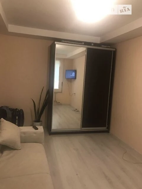 For sale 1-room apartment 31 sq. m. on Zhmerynska Street 10 • ID 34646