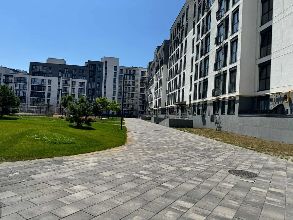 Сучасна 2-кімнатна квартира з дизайнерським ремонтом у ЖК «С