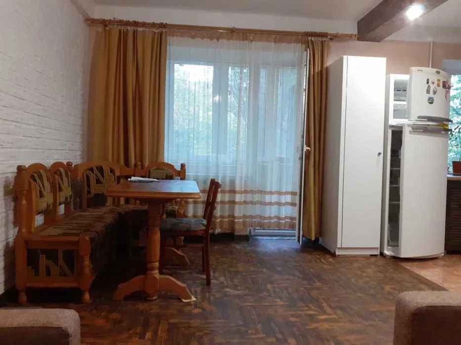 Продаж 2-х кімнатної квартири в центрі міста