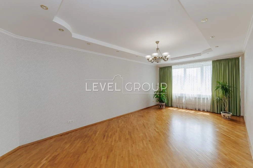 3-room apartment for sale, 101 m², Darnytskyi district, BE