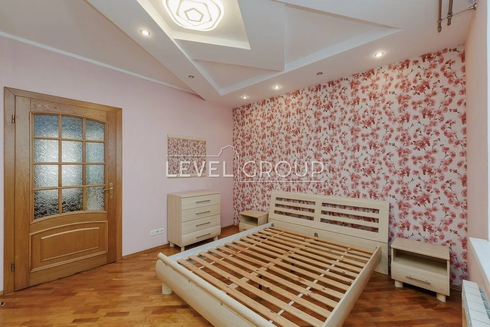 3-room apartment for sale, 101 m², Darnytskyi district, BE