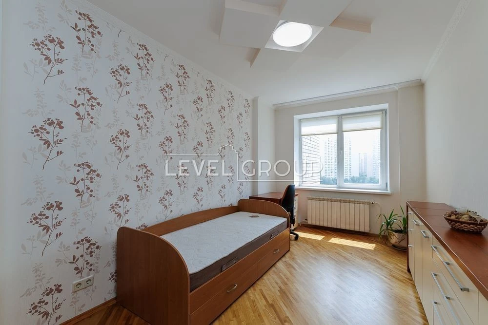 3-room apartment for sale, 101 m², Darnytskyi district, BE