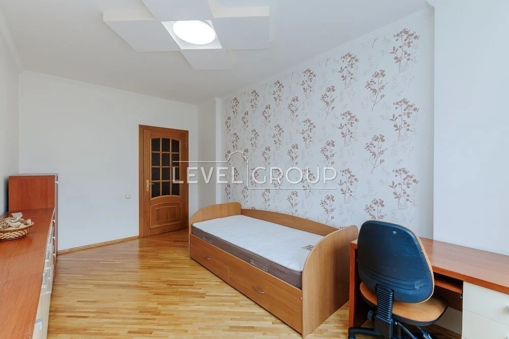3-room apartment for sale, 101 m², Darnytskyi district, BE