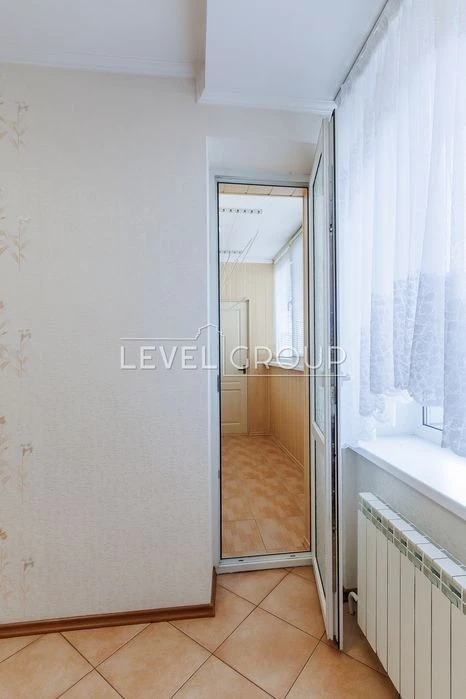 3-room apartment for sale, 101 m², Darnytskyi district, BE