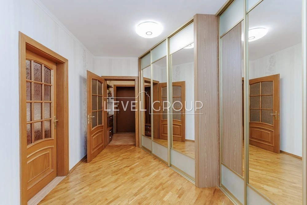 3-room apartment for sale, 101 m², Darnytskyi district, BE