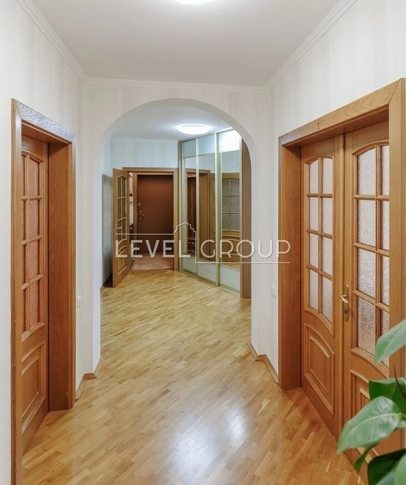 3-room apartment for sale, 101 m², Darnytskyi district, BE