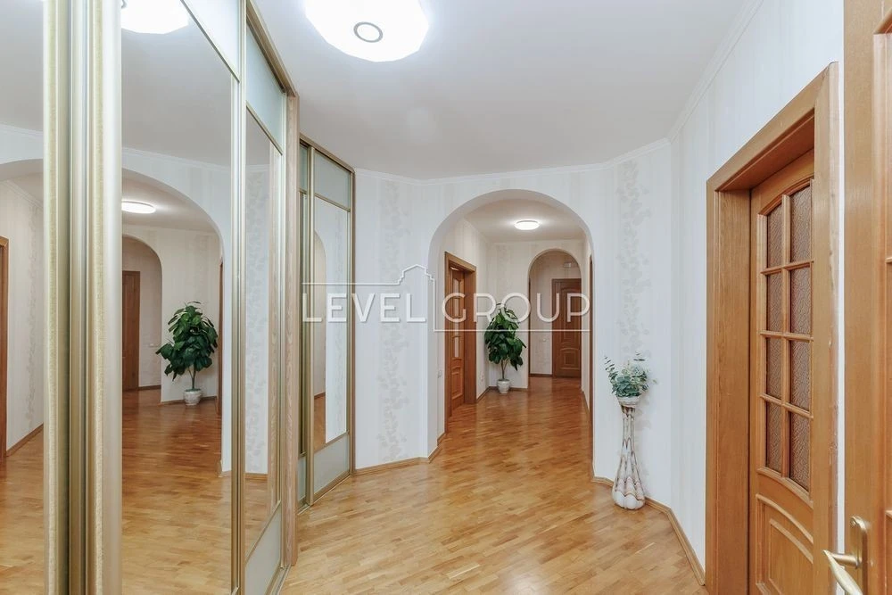 3-room apartment for sale, 101 m², Darnytskyi district, BE