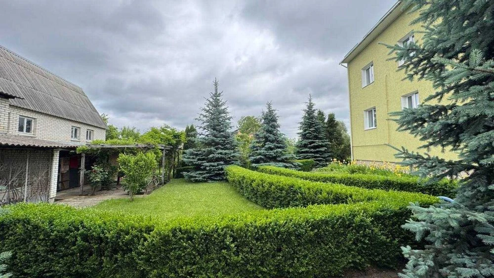 Продам добротний будинок в Пирогово