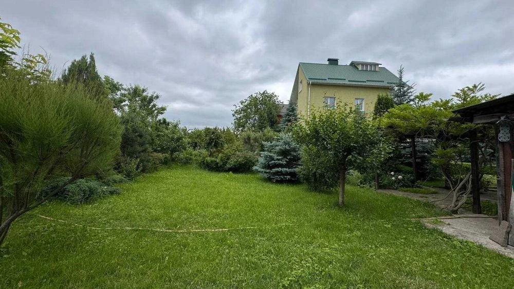 Продам добротний будинок в Пирогово