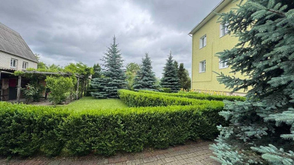 Продам добротний будинок в Пирогово