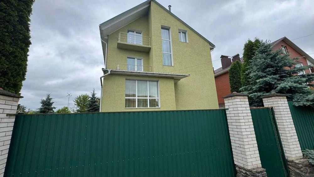 Продам добротний будинок в Пирогово