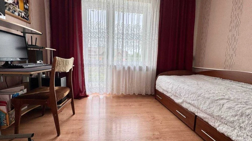 Продам добротний будинок в Пирогово