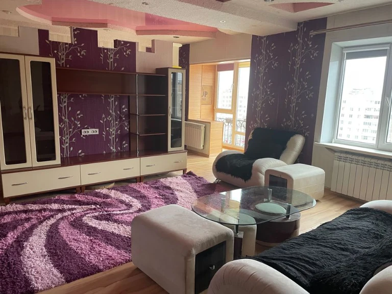 From the Owner. For sale 3-room apartment 75.3 sq.m. Zaporizhzhia st. V