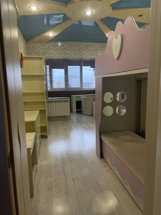 From the Owner. For sale 3-room apartment 75.3 sq.m. Zaporizhzhia st. V