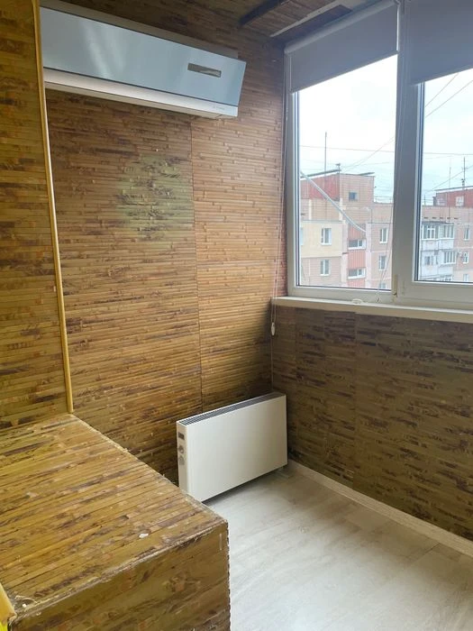 From the Owner. For sale 3-room apartment 75.3 sq.m. Zaporizhzhia st. V