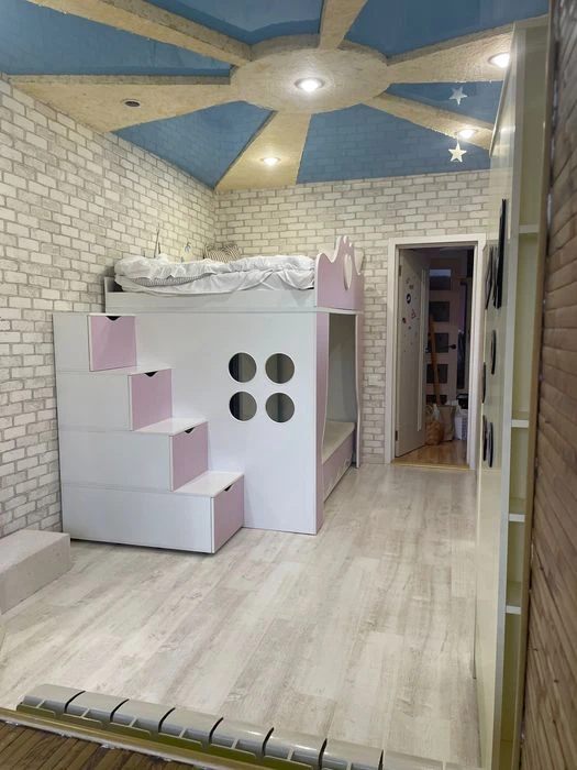 From the Owner. For sale 3-room apartment 75.3 sq.m. Zaporizhzhia st. V