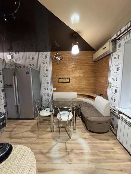 From the Owner. For sale 3-room apartment 75.3 sq.m. Zaporizhzhia st. V