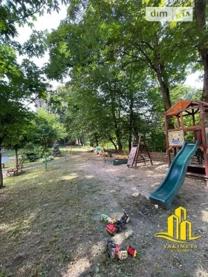 Продаж 2к квартири 55.5 кв. м на вул. Горіхуватський шлях 11
